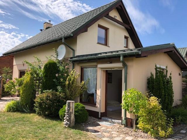 Dom Caloroczny Sarbinowo Villa Exterior photo